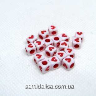 Бусины Алфавит 6х6мм куб, красные сердечки